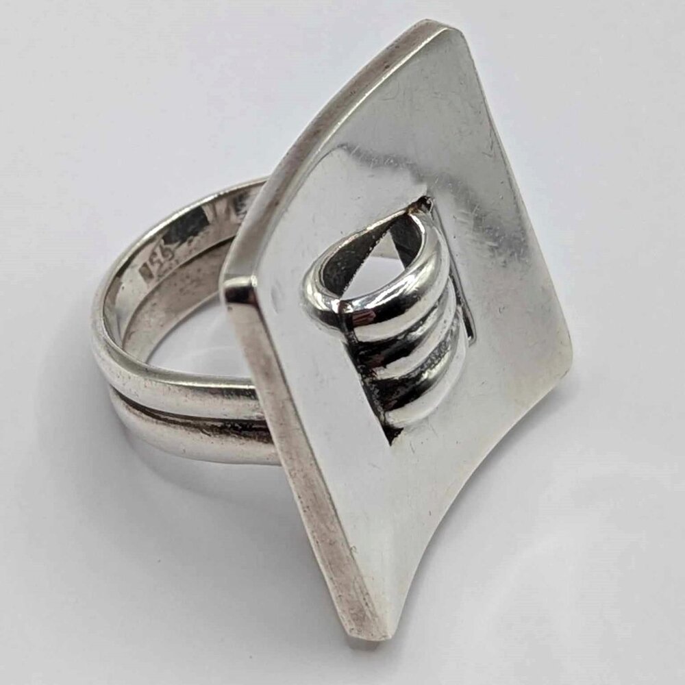 Vintage 925 Sterling Silver Square Ring with 3 center rings - Size 5.5